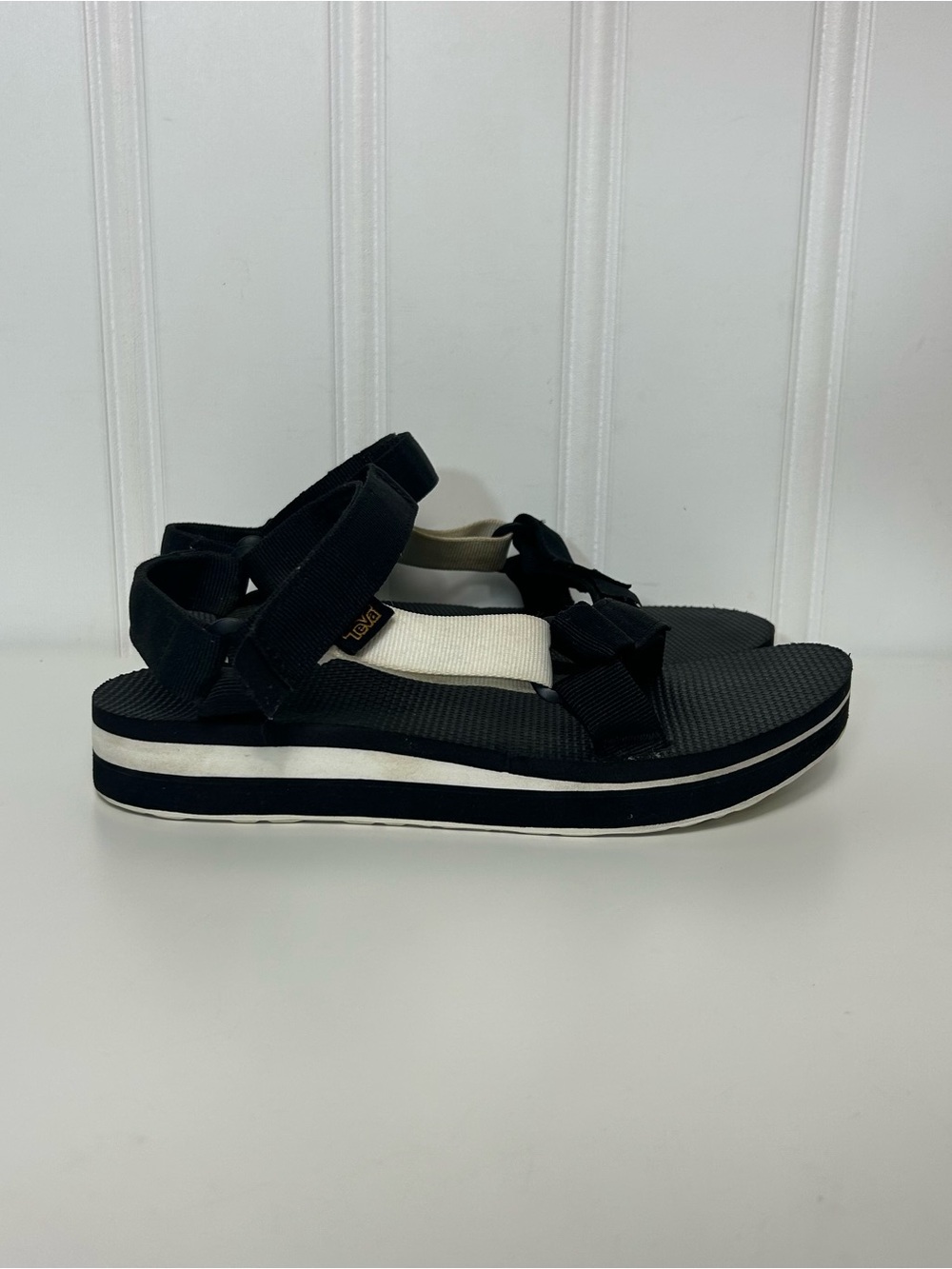 Teva midform universal black white Platform Strap Sandals women’s 7